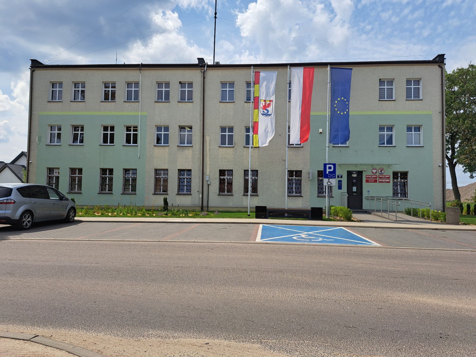 Zdjęcie: Powstanie projekt nowego skrzydła Urzędu Gminy z ukryciem
