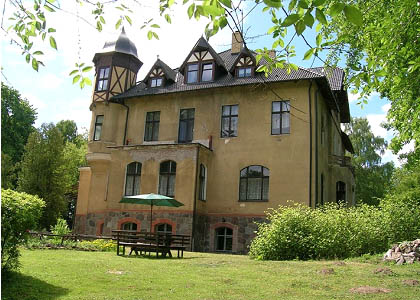 Zesp&oacute;ł dworsko-pałacowy w Poganicach